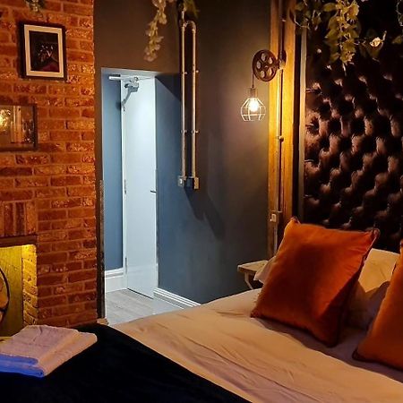 The Waterside Bar, Rooms & Restaurant Swinton  Room photo