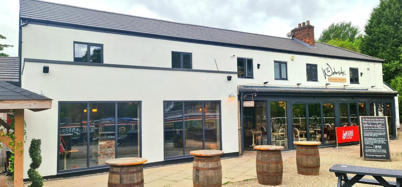 The Waterside Bar, Rooms & Restaurant Swinton  Exterior photo