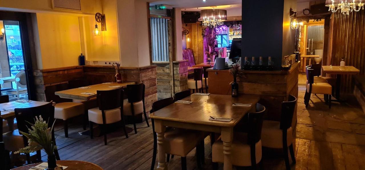 The Waterside Bar, Rooms & Restaurant Swinton  Exterior photo