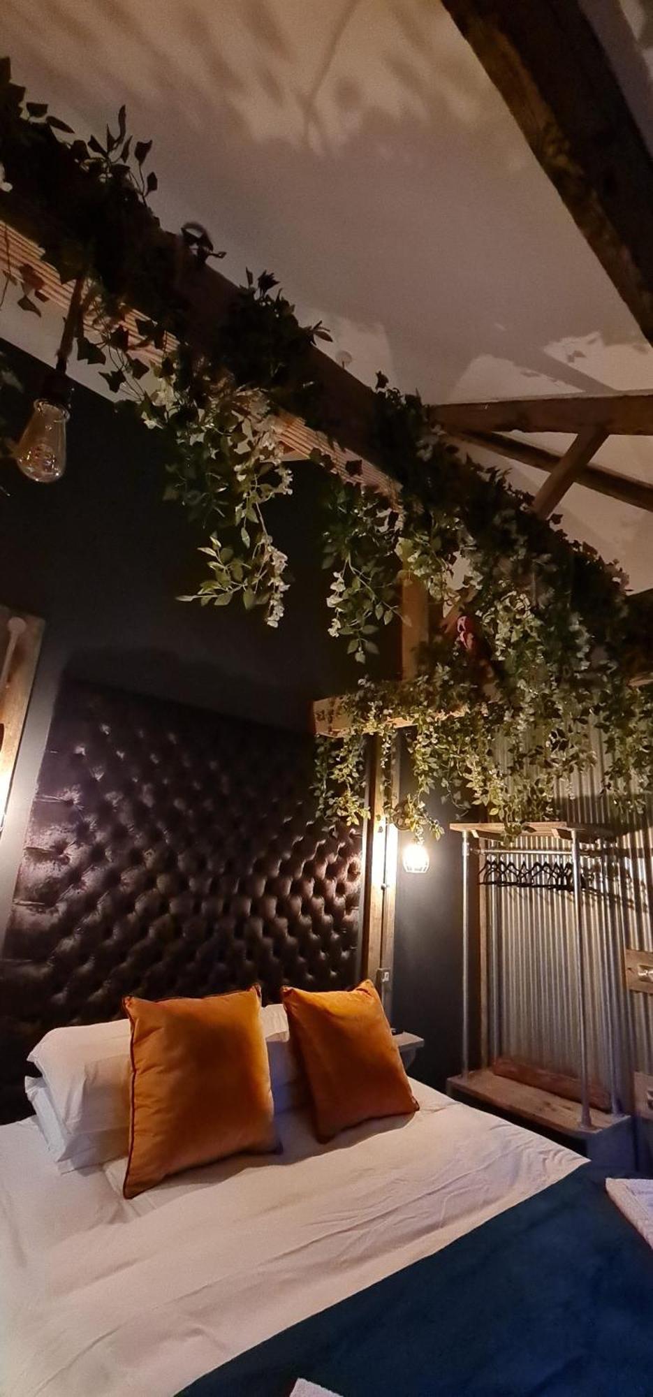The Waterside Bar, Rooms & Restaurant Swinton  Room photo