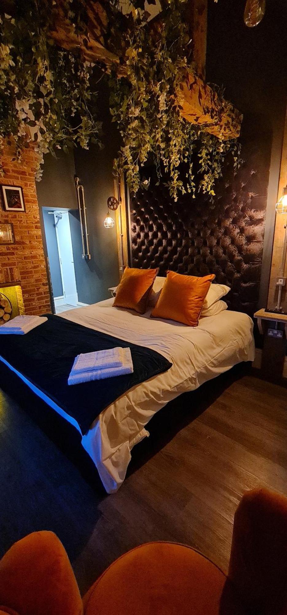 The Waterside Bar, Rooms & Restaurant Swinton  Room photo